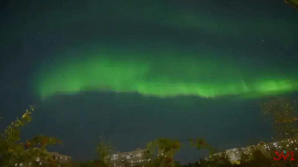 Aurora boreal ilumina céus de São Petersburgo em fenômeno impressionante
