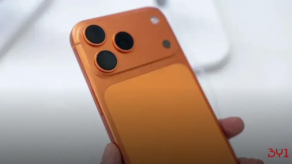 Apple lança iPhone 18 com câmera sob a tela e design inovador